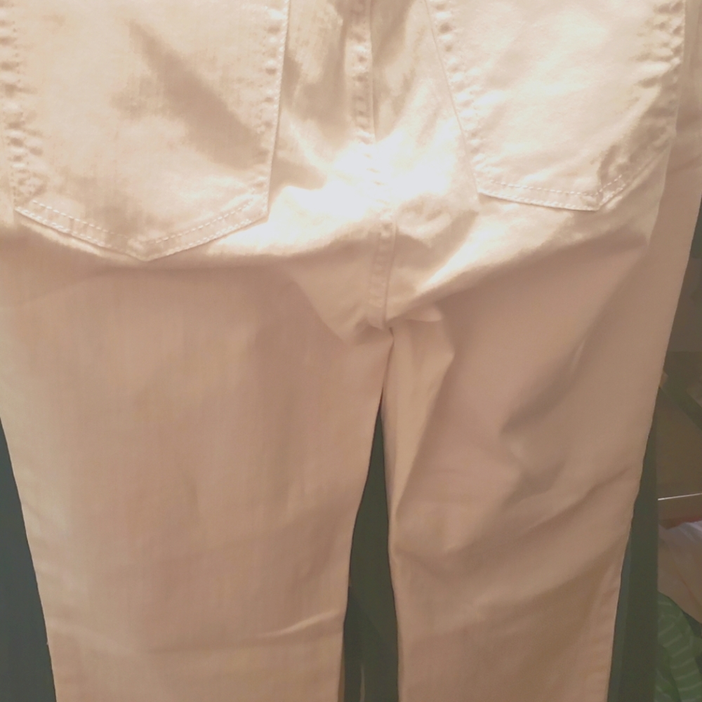 Jennifer Lopez capris